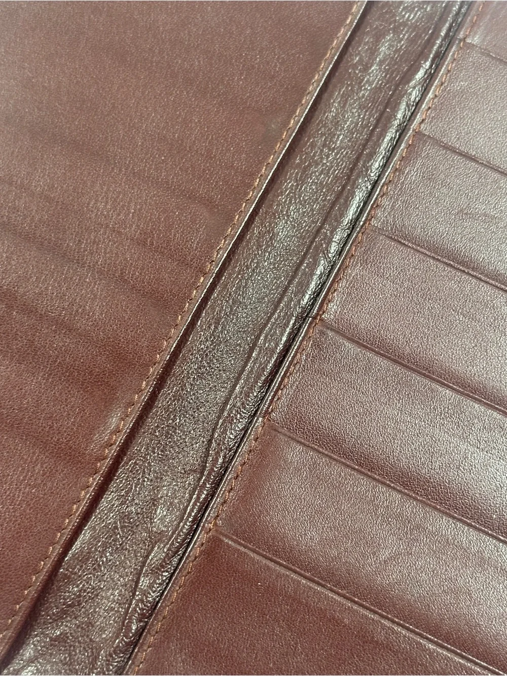 Vintage Must de Cartier Bordeaux Leather Long Walle Gold Corner